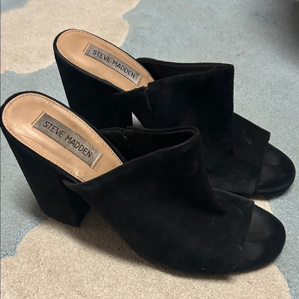 Steve Madden suede Mules , size 9
